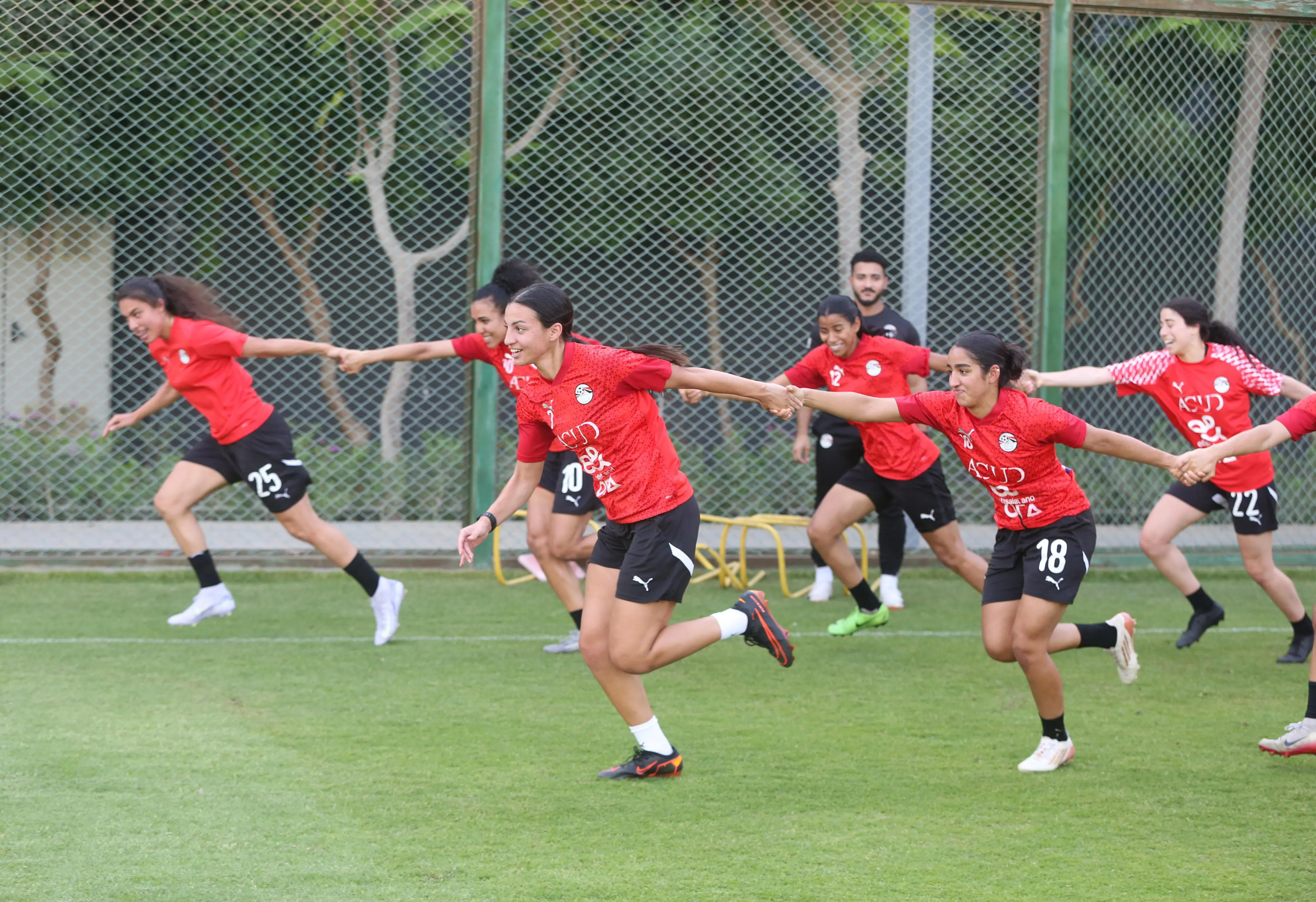 بالصور: تدريب منتخب السيدات