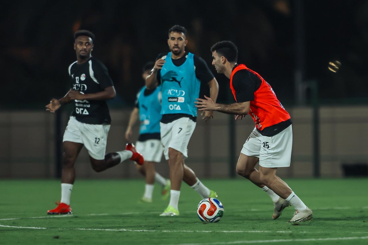 منتخب مصر يخوض تدريبه الأول في جدة استعداداً لودية السعودية 