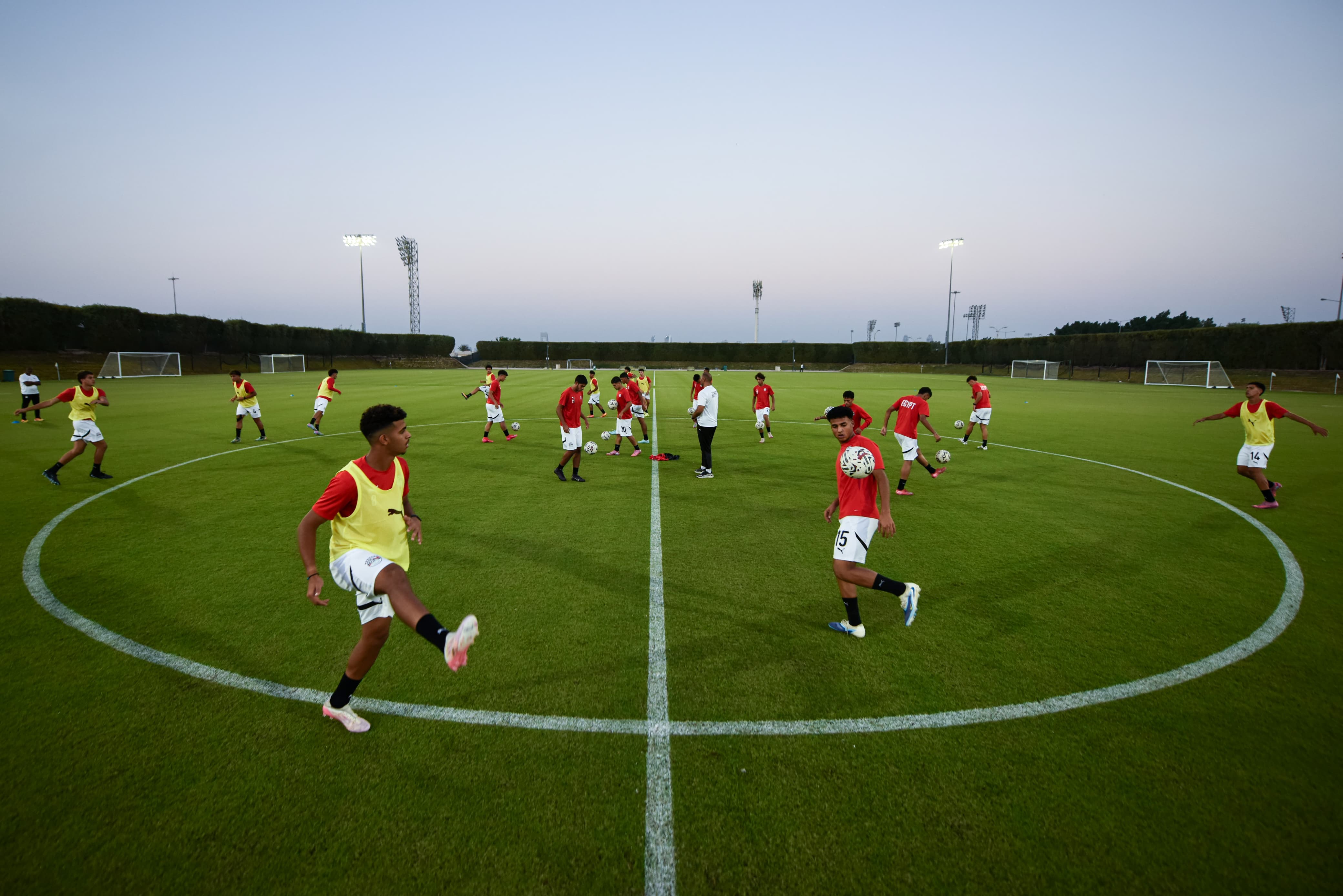 المنتخب الوطني تحت 17 عامًا يختتم استعداداته لمواجهة قطر وديًا 