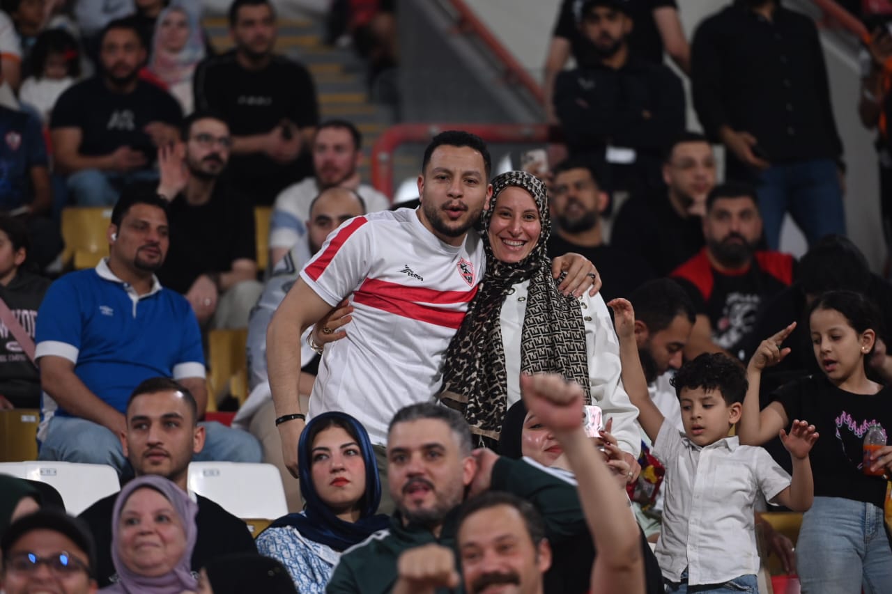 الحضور الجماهيري من نهائي كأس السوبر بدولة الإمارات