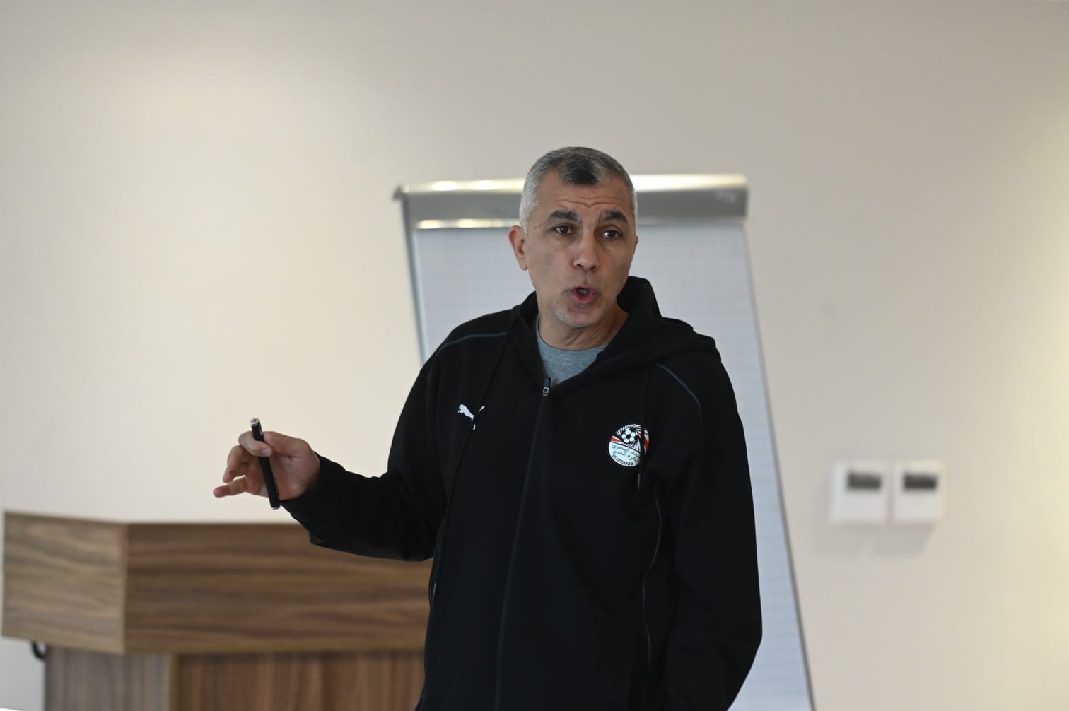 صور محاضرة pro1  عن طرق التعامل مع وسائل الإعلام