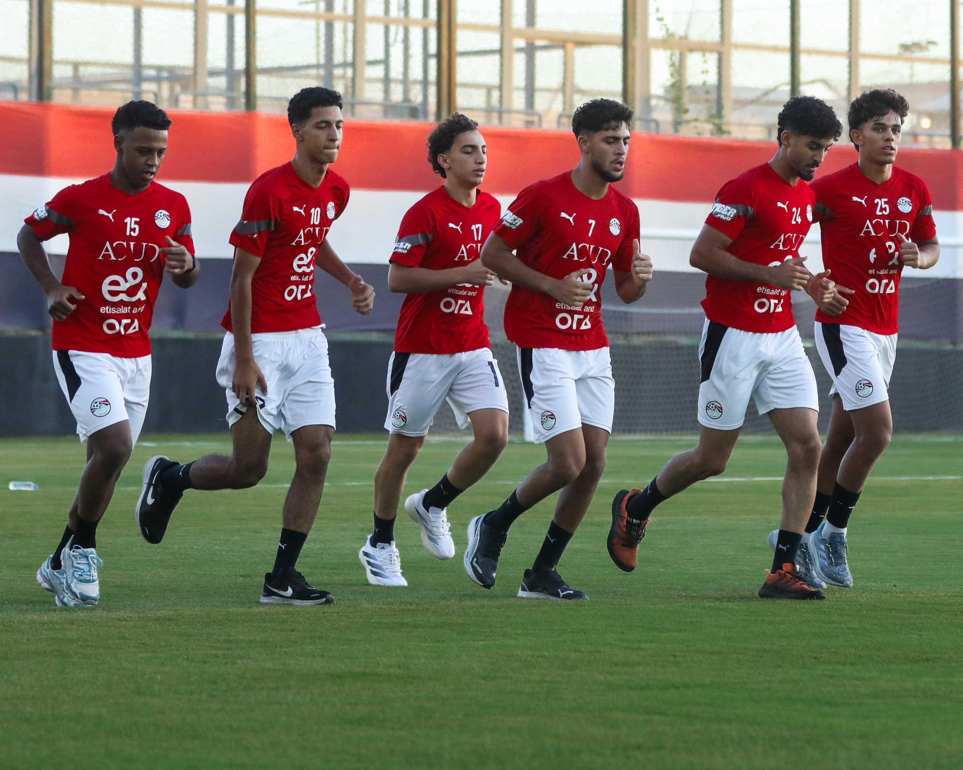 بالصور.. انطلاق معسكر يوليو لمنتخب الشباب بمشاركة جميع اللاعبين