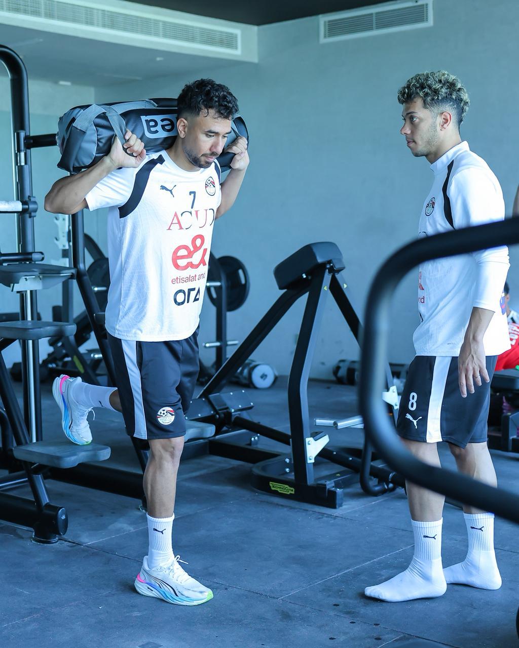 بالصور: المنتخب الوطني يتدرب في (الجيم) استعدادا للقاء روسيا