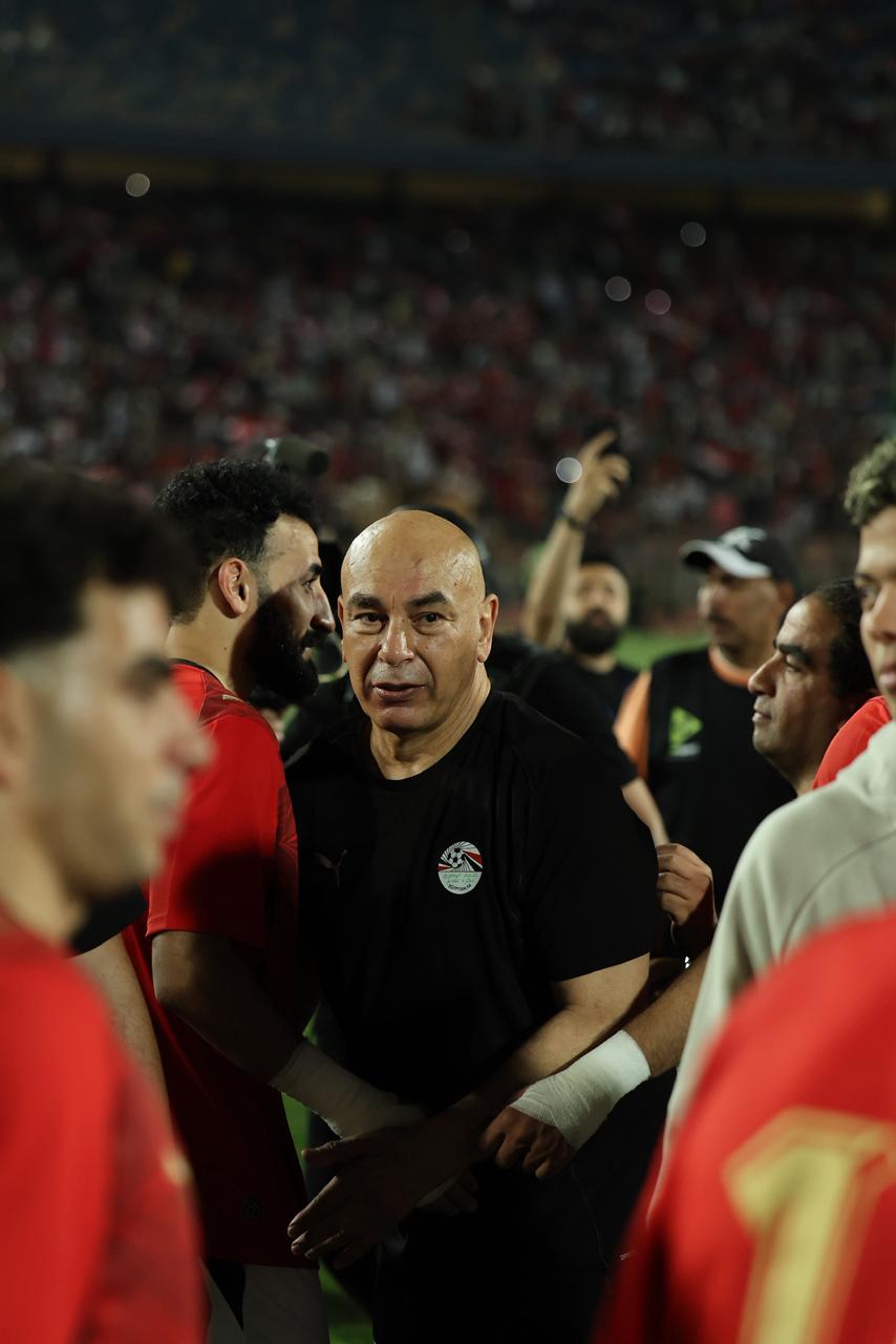 احتفالات لاعبي المنتخب الوطني بعد الفوز على روسيا