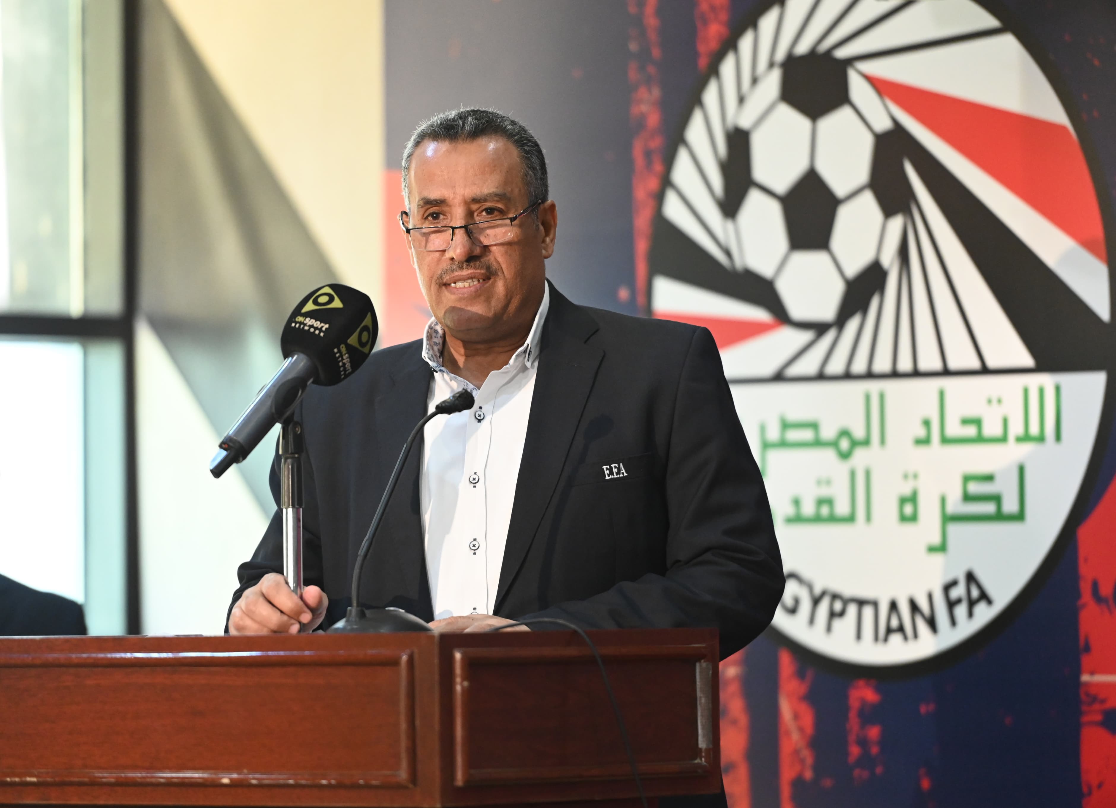 بالصور.. إجراء قرعة دوري المحترفين للموسم الجديد