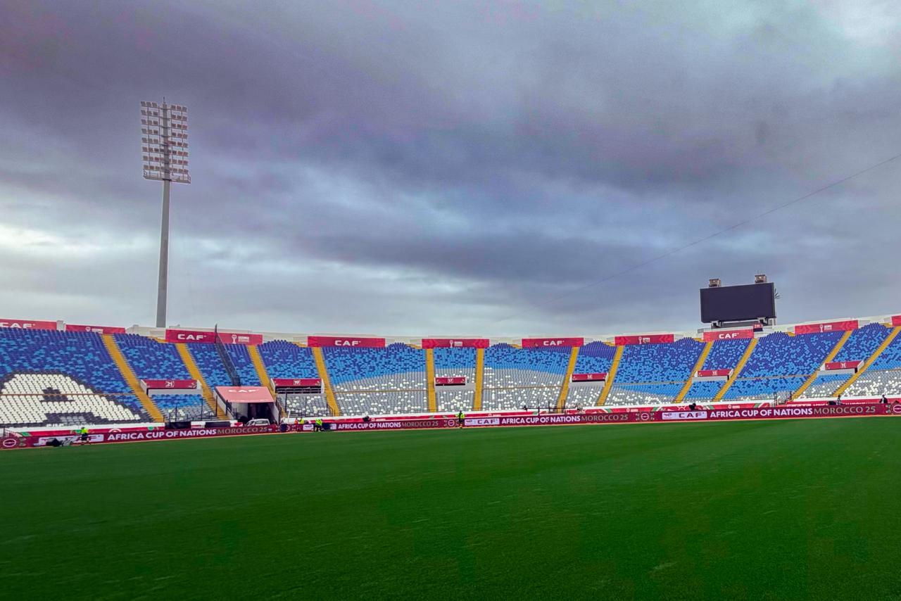 منتخب مصر يتفقد أرضية ملعب مباراة نيجيريا