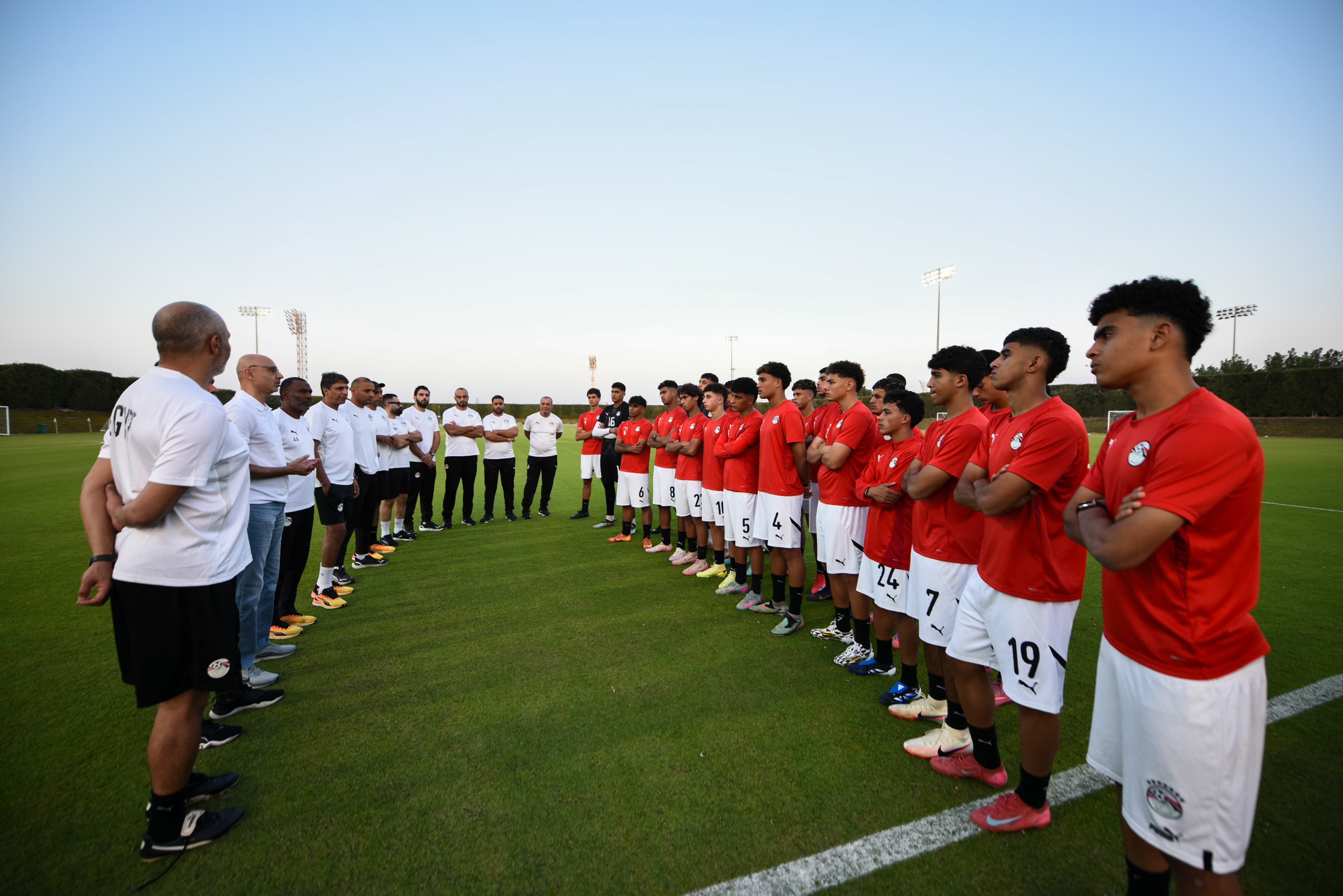 المنتخب الوطني تحت 17 عامًا يختتم استعداداته لمواجهة قطر وديًا 