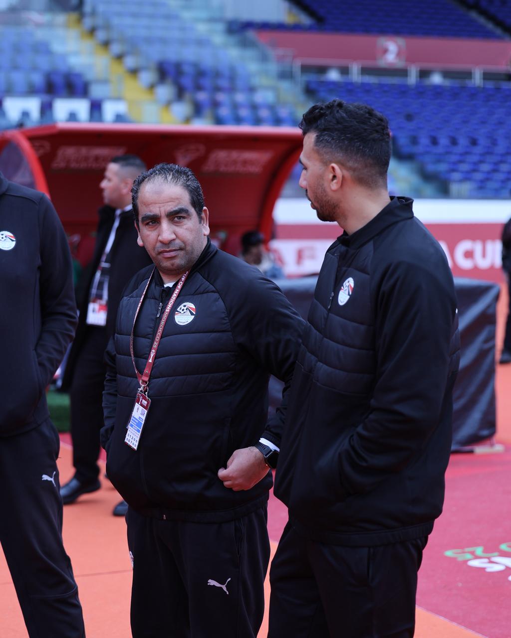 منتخب مصر يتفقد أرضية ملعب مباراة نيجيريا