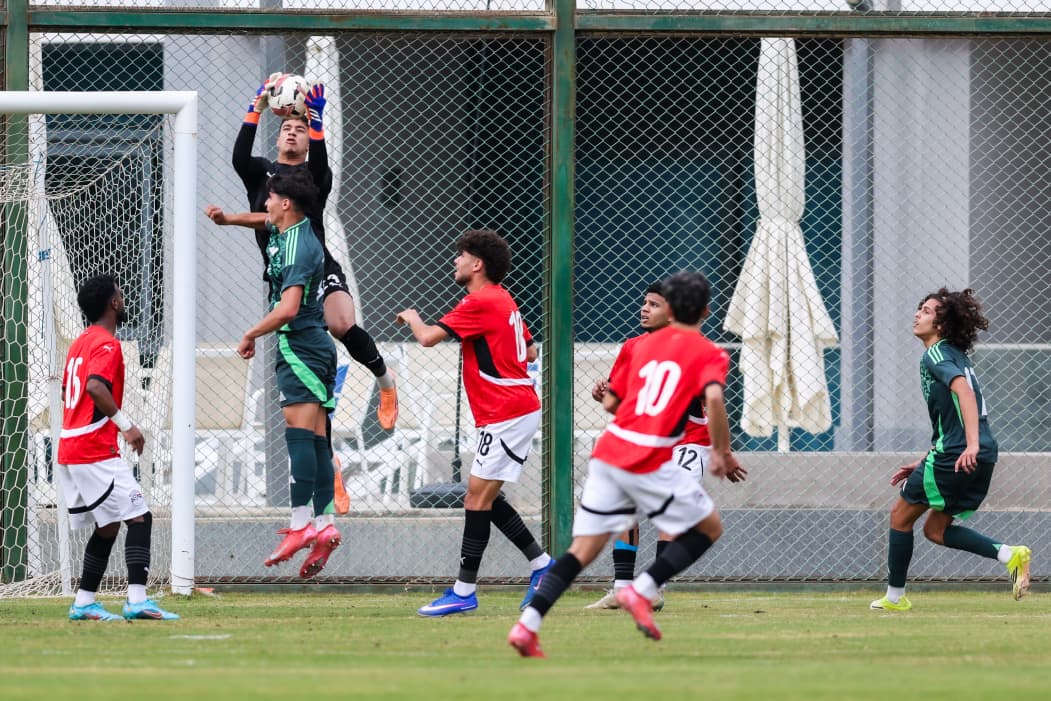 بالصور منتخب الشباب يتعادل سلبياً مع الجزائر في الودية الثانية