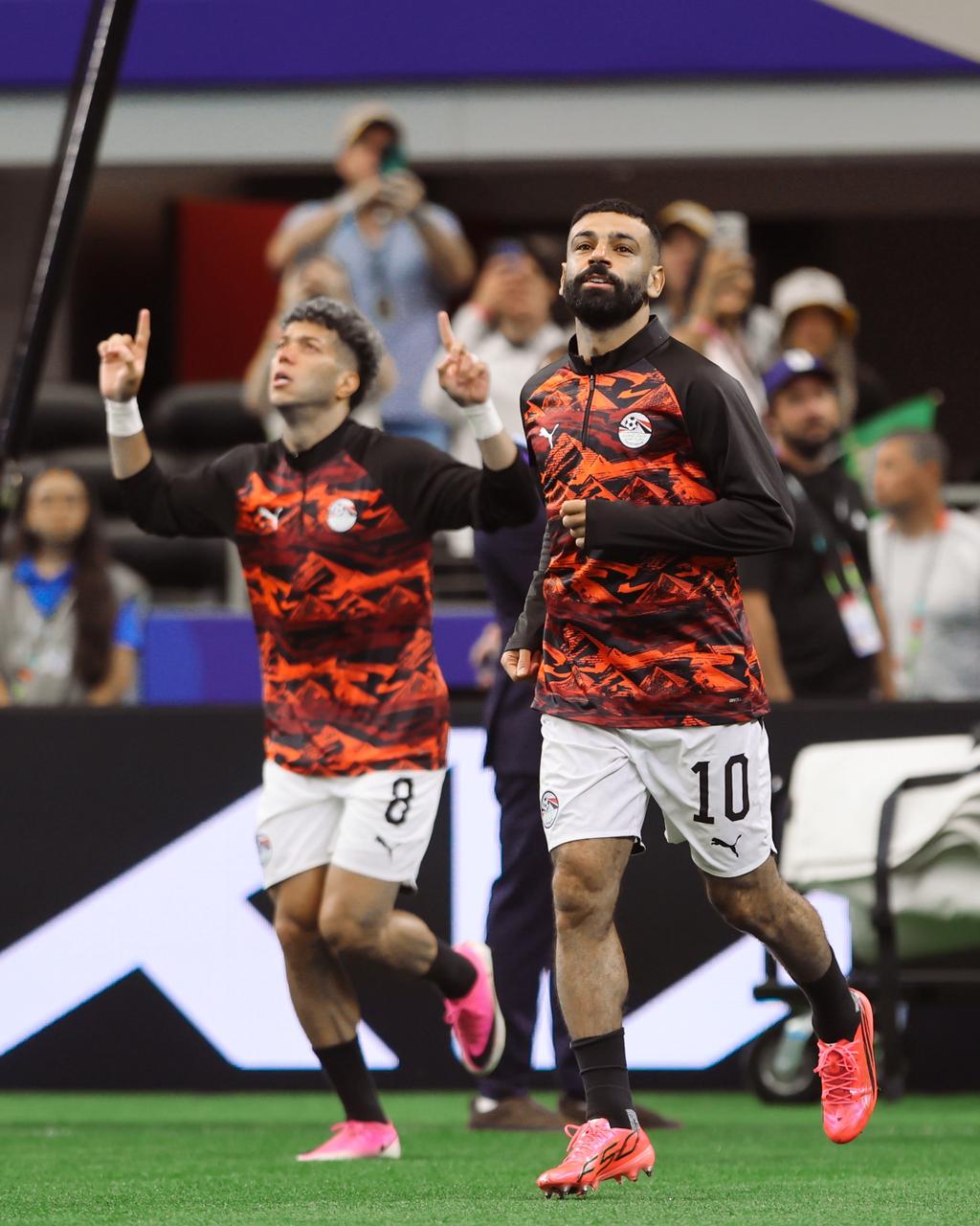بالصور.. لاعبو منتخب مصر يخوضون فترة الإحماء قبل مواجهة أستراليا في المونديال 