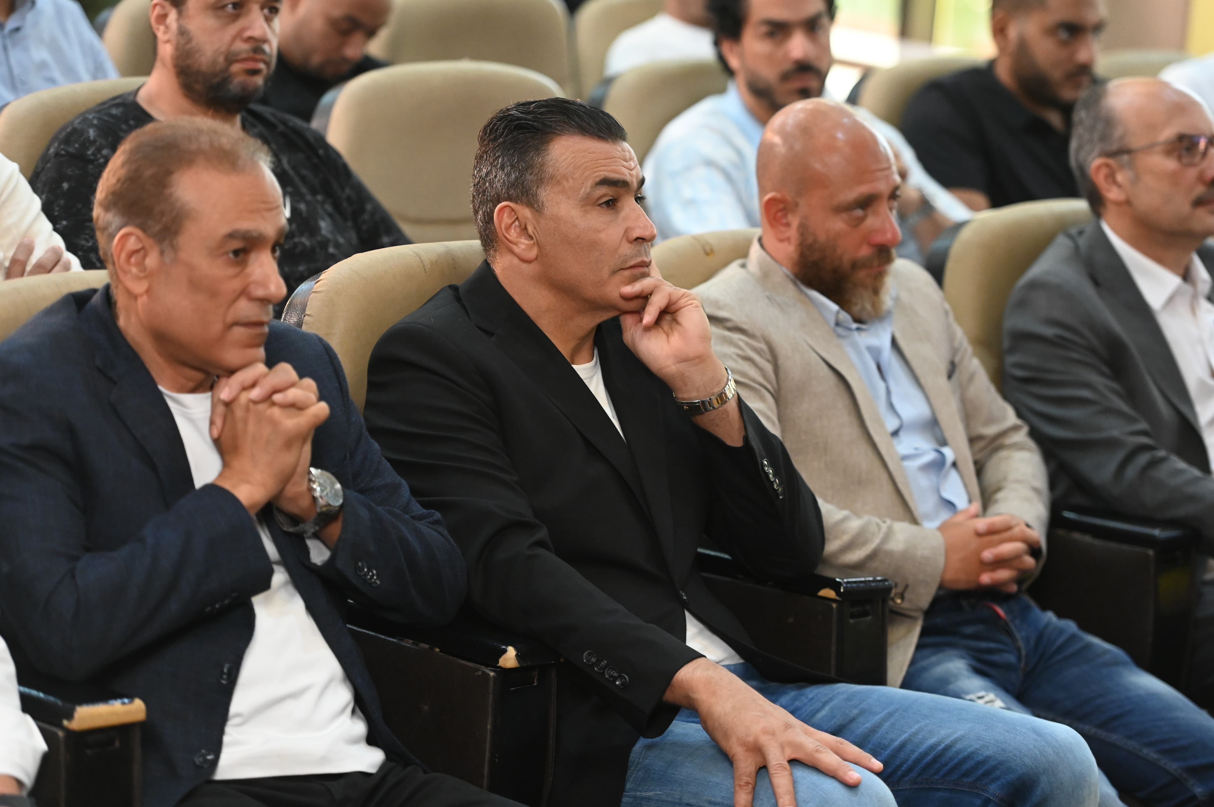 بالصور.. إجراء قرعة دوري المحترفين للموسم الجديد