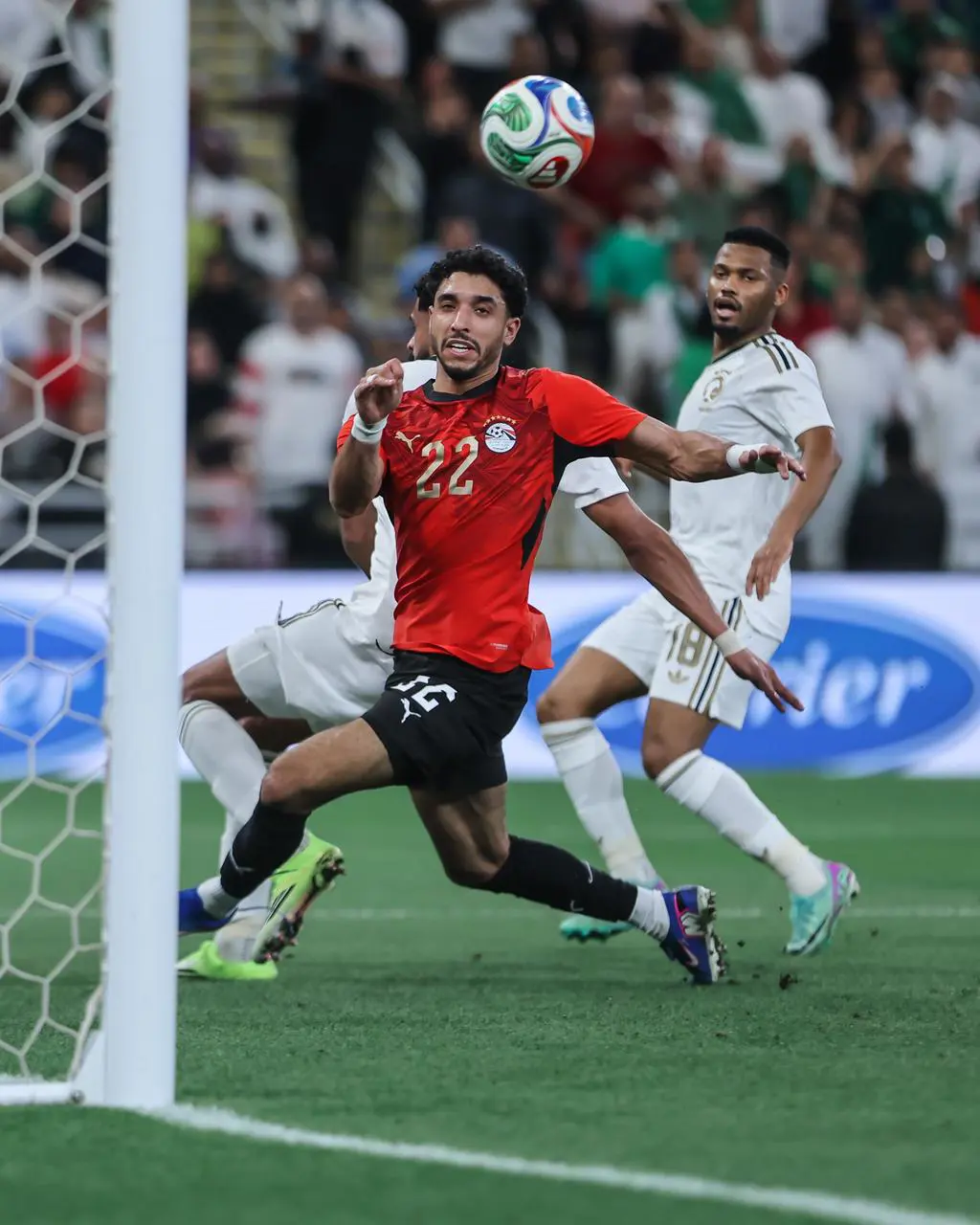 بالصور.. الهدف الثالث لمنتخب مصر (زيزو)