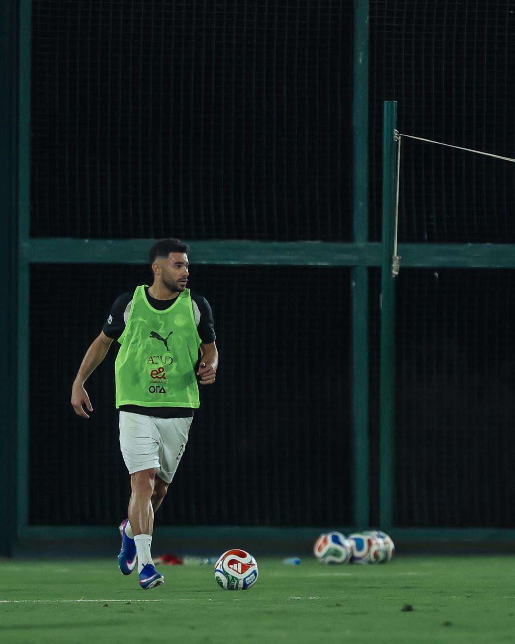 منتخب مصر يخوض تدريبه الأول في جدة استعداداً لودية السعودية 