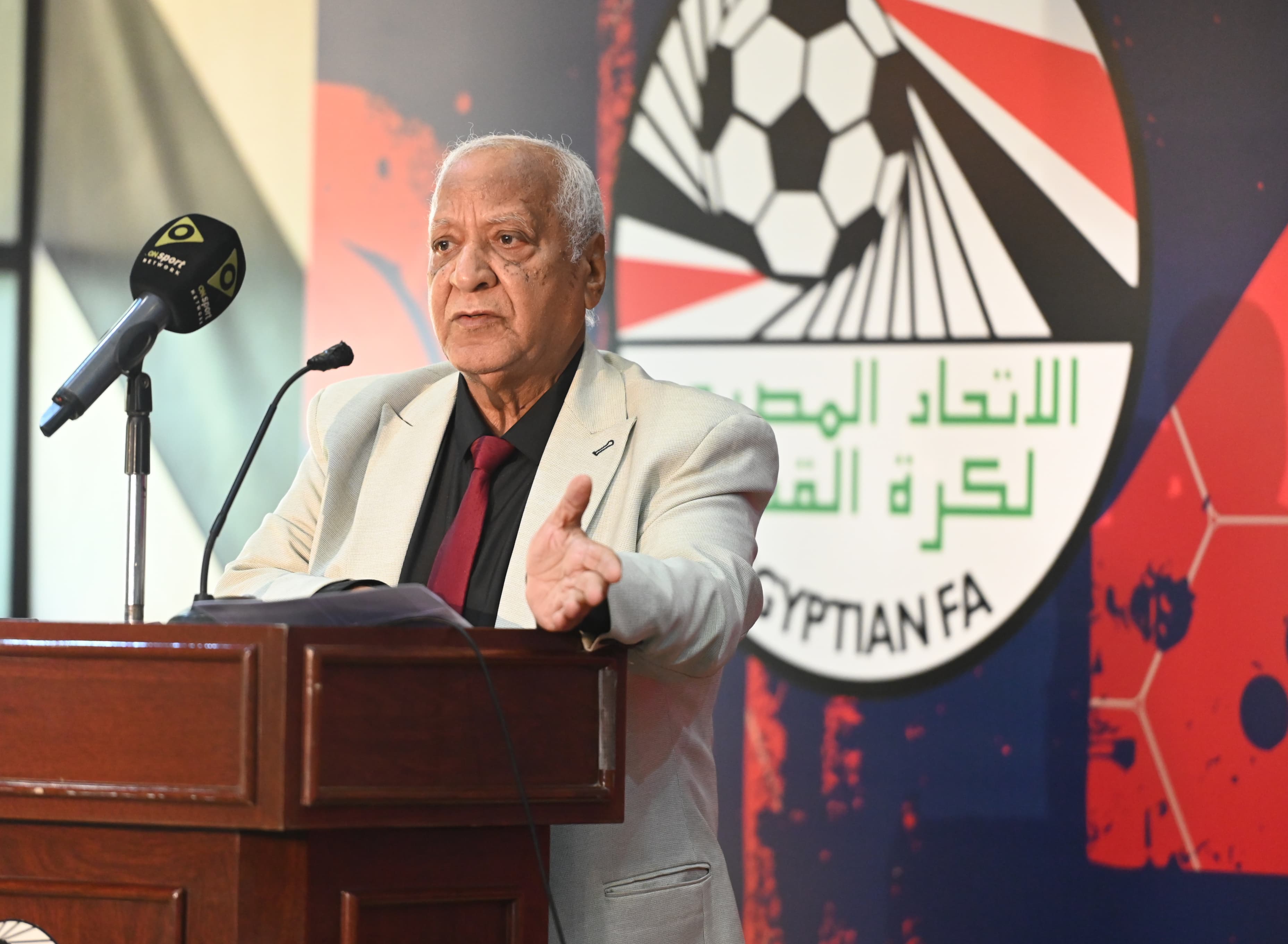 بالصور.. إجراء قرعة دوري المحترفين للموسم الجديد