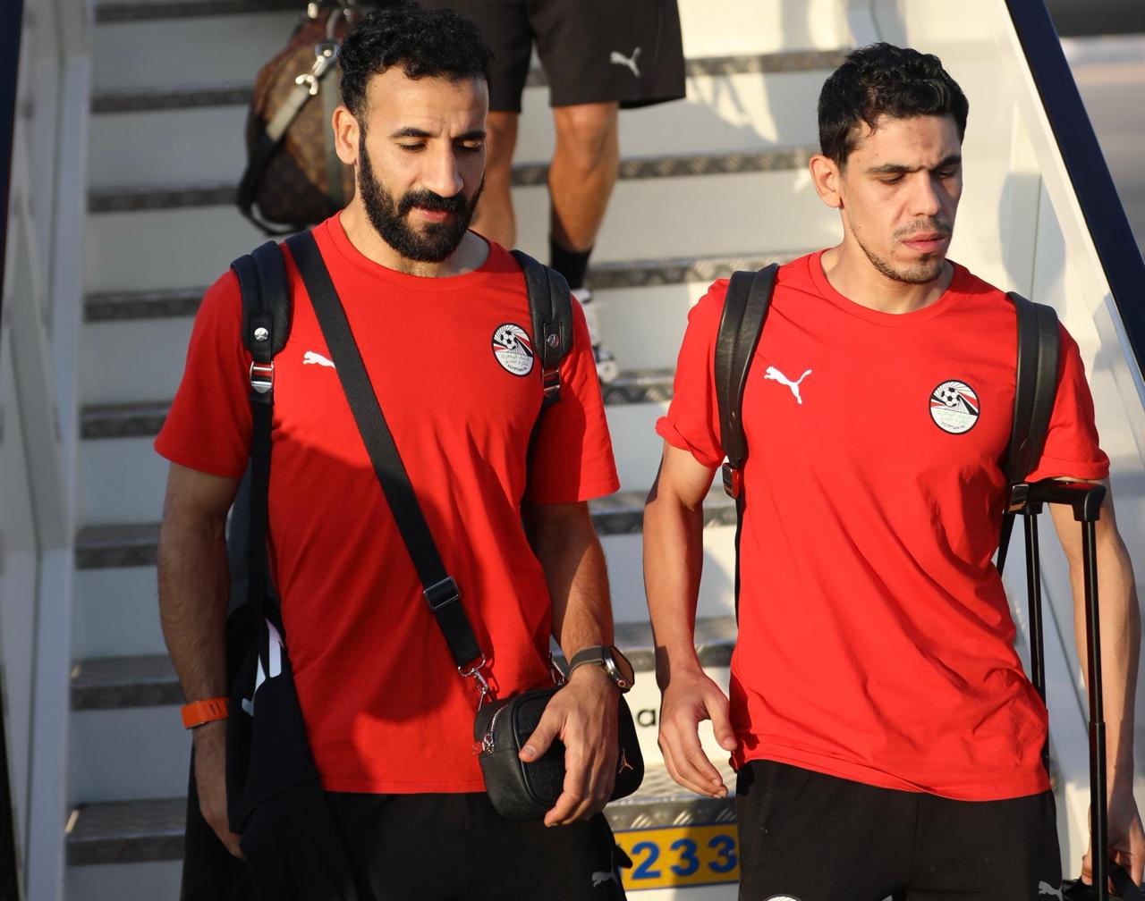 وصول بعثة المنتخب الوطني من واجادوجو ووزير الشباب والرياضة في استقبالها