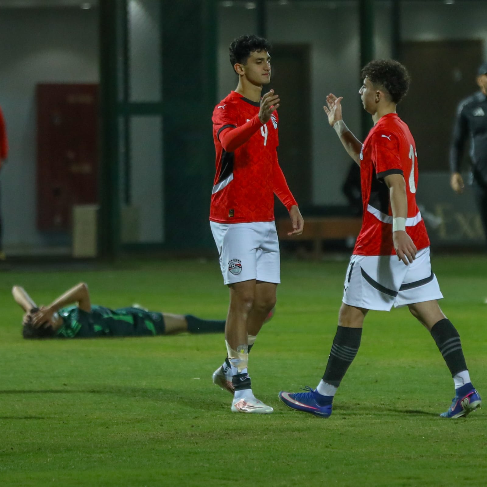 صور تعادل منتخب الشباب امام الجزائر وديا 