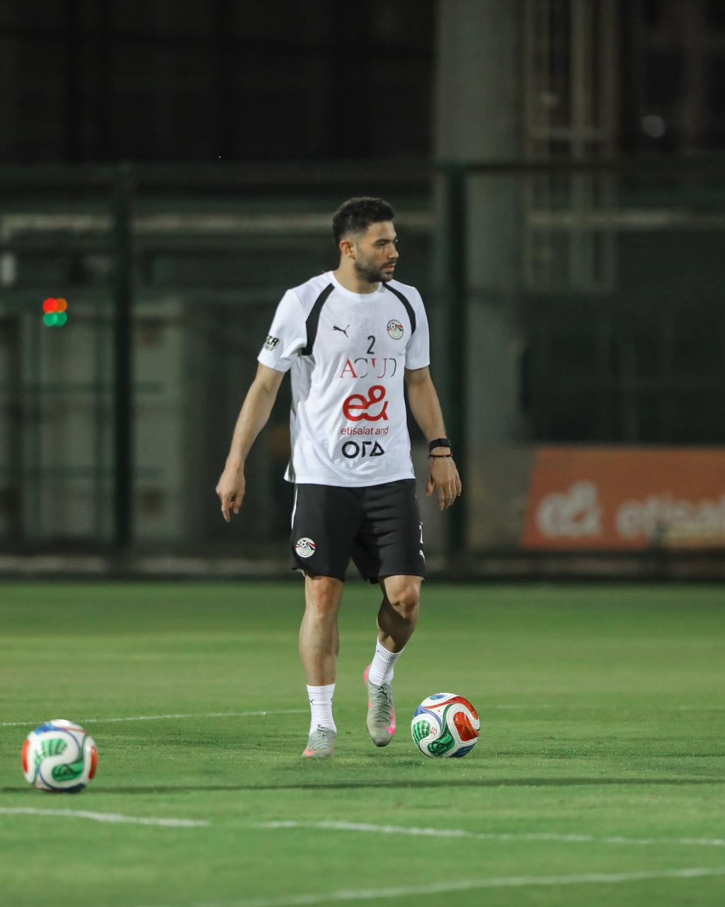 بالصور: المنتخب يخوض تدريبه الثاني في معسكر مايو استعدادا للقاء روسيا