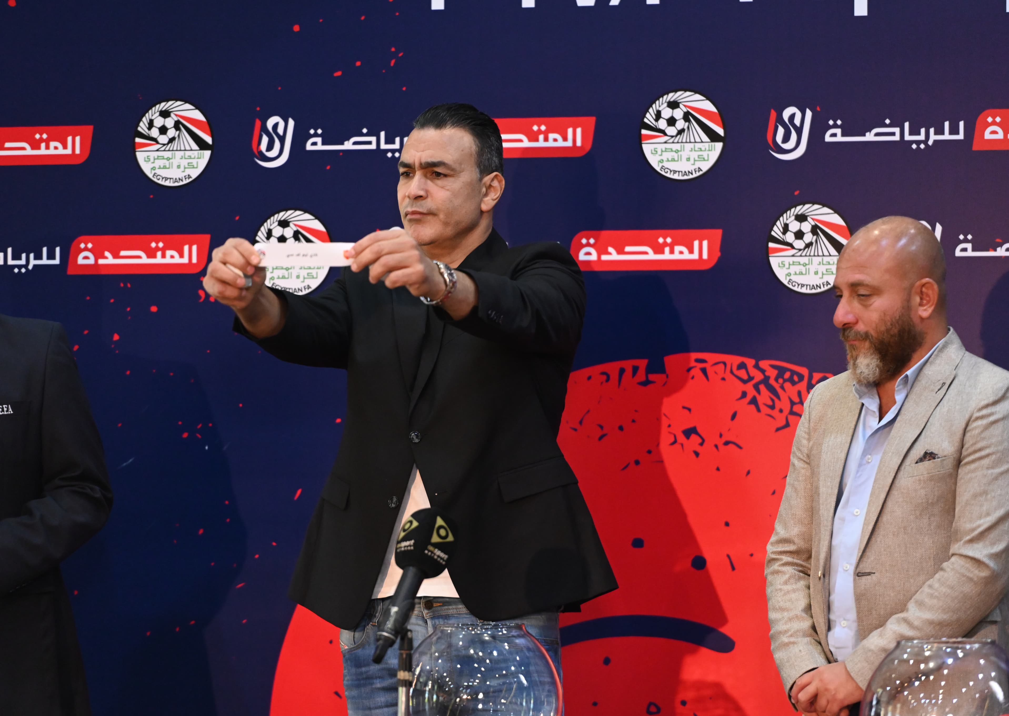 بالصور.. إجراء قرعة دوري المحترفين للموسم الجديد