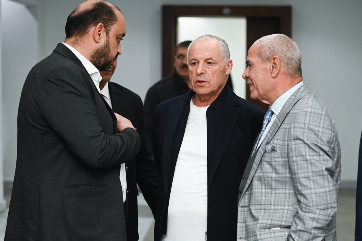 بالصور: أبوريدة يجتمع مع مجموعة من رؤساء الأندية