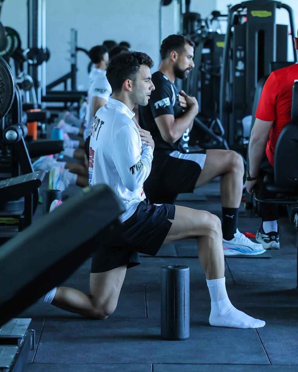 بالصور: المنتخب الوطني يتدرب في (الجيم) استعدادا للقاء روسيا