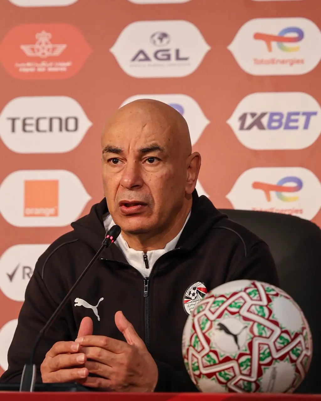 حسام حسن و"تريزيجيه" في المؤتمر الصحفي قبل لقاء كوت ديفوار غدا