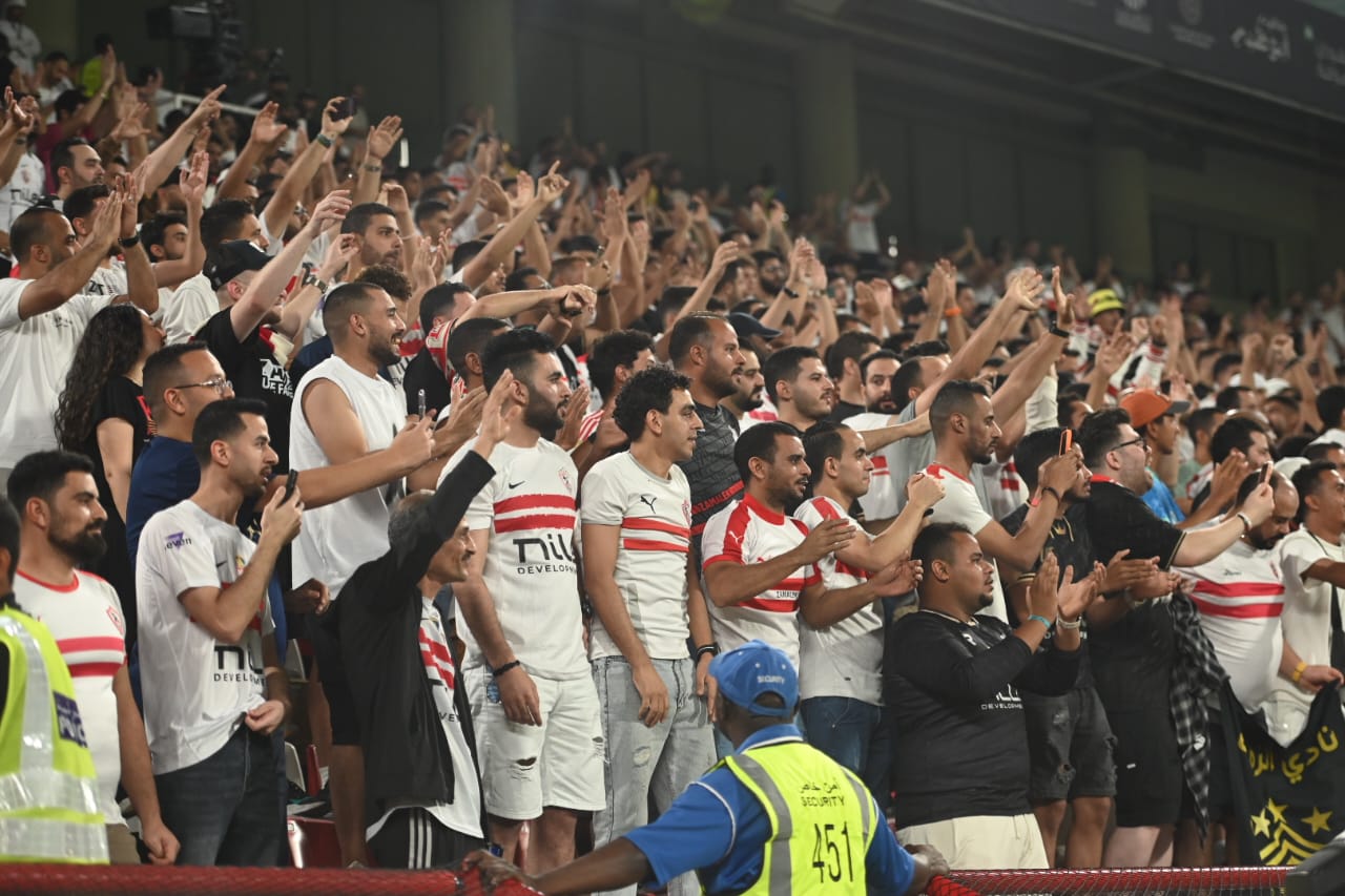 الحضور الجماهيري من نهائي كأس السوبر بدولة الإمارات