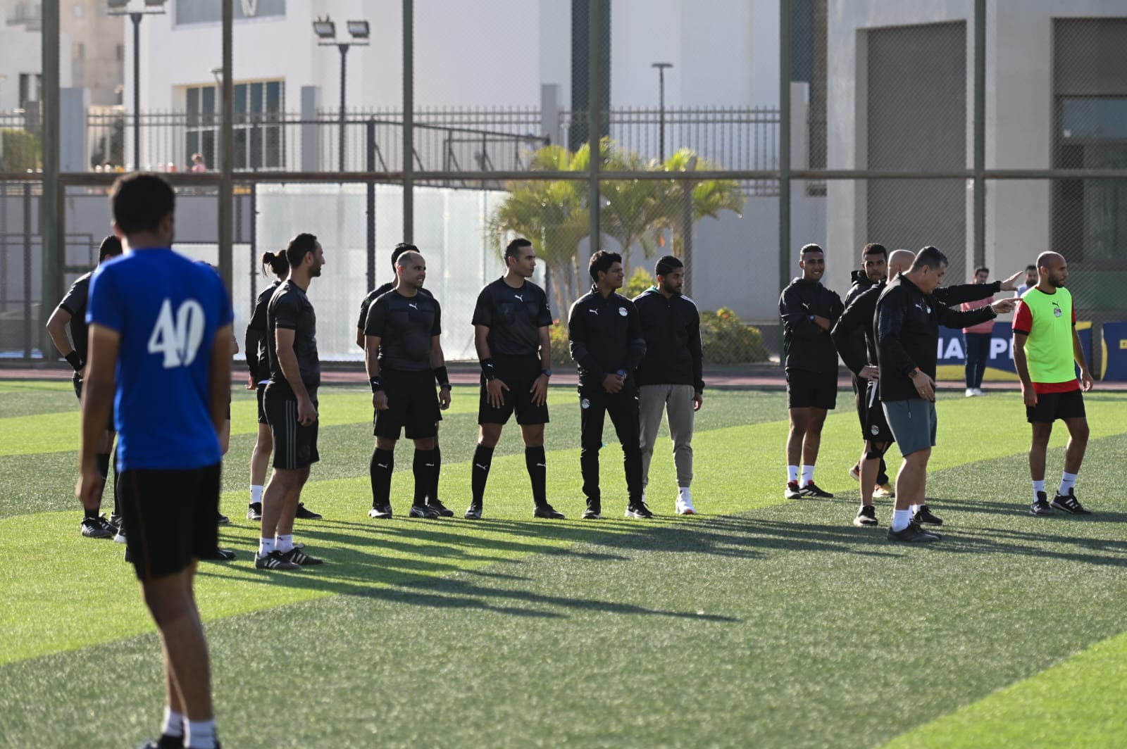 تدريبات فنية وبدنية للحكام تحت إشراف أوسكار رويز رئيس لجنة الحكام