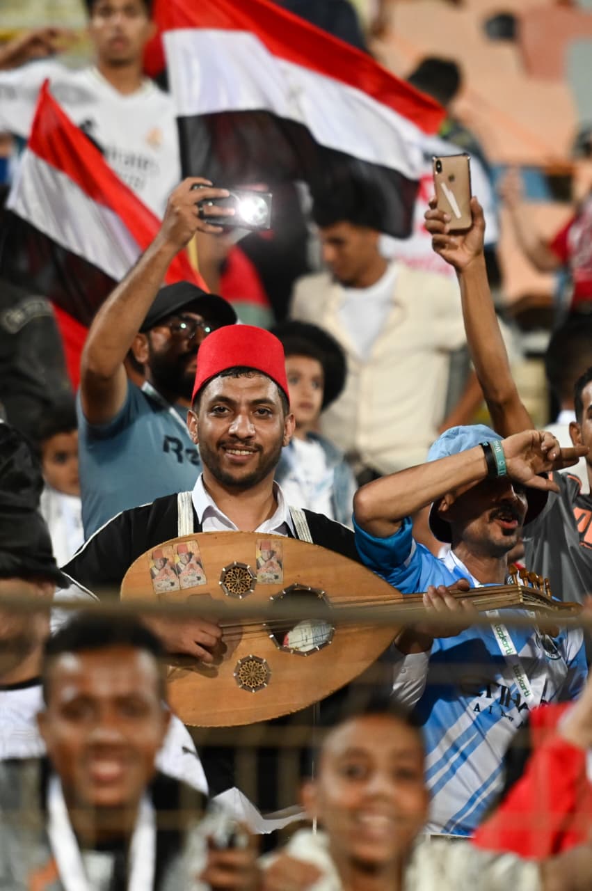 الجماهير المصرية تتوافد على ملعب القاهرة الدولي قبل مواجهة المنتخب وغينيا بيساو
