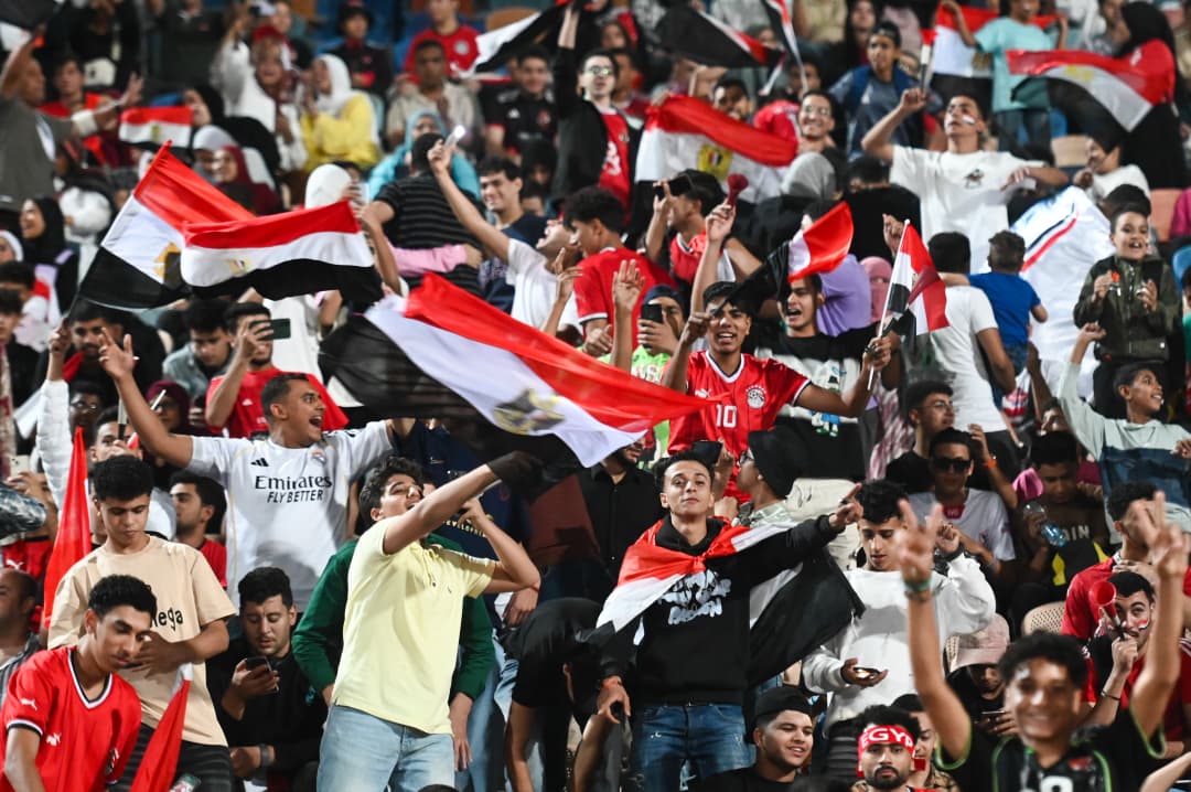 الجماهير المصرية تتوافد على ملعب القاهرة الدولي قبل مواجهة المنتخب وغينيا بيساو