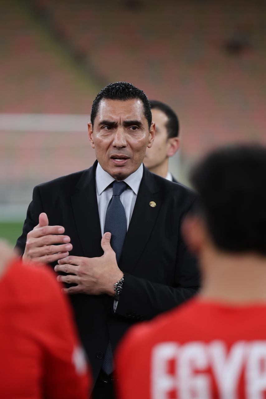 منتخب مصر يختتم تدريباته لمواجهة السعودية غداً.. ووزير الرياضة يجتمع باللاعبين