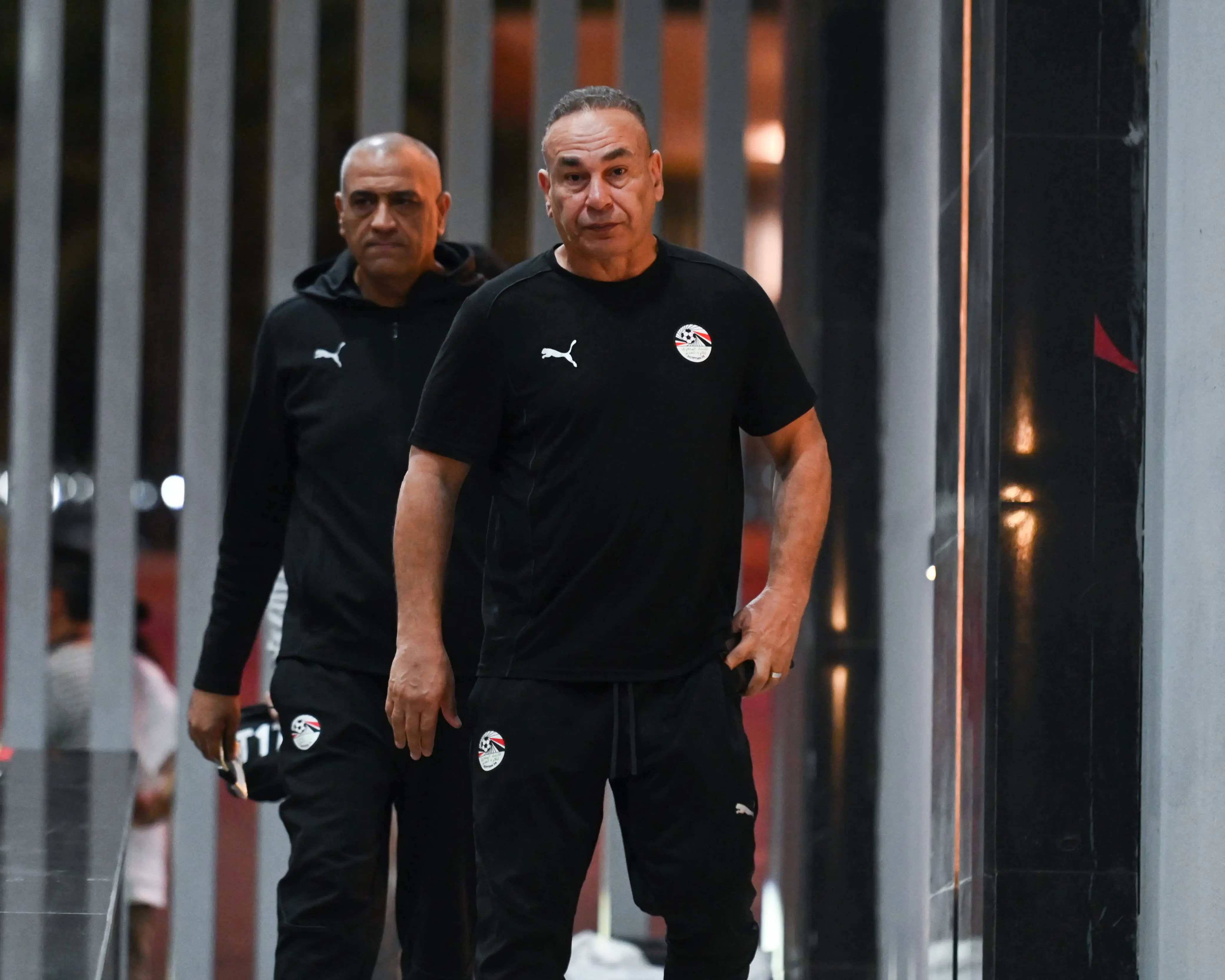 وصول لاعبي منتخب مصر لملعب القاهرة قبل مواجهة غينيا بيساو