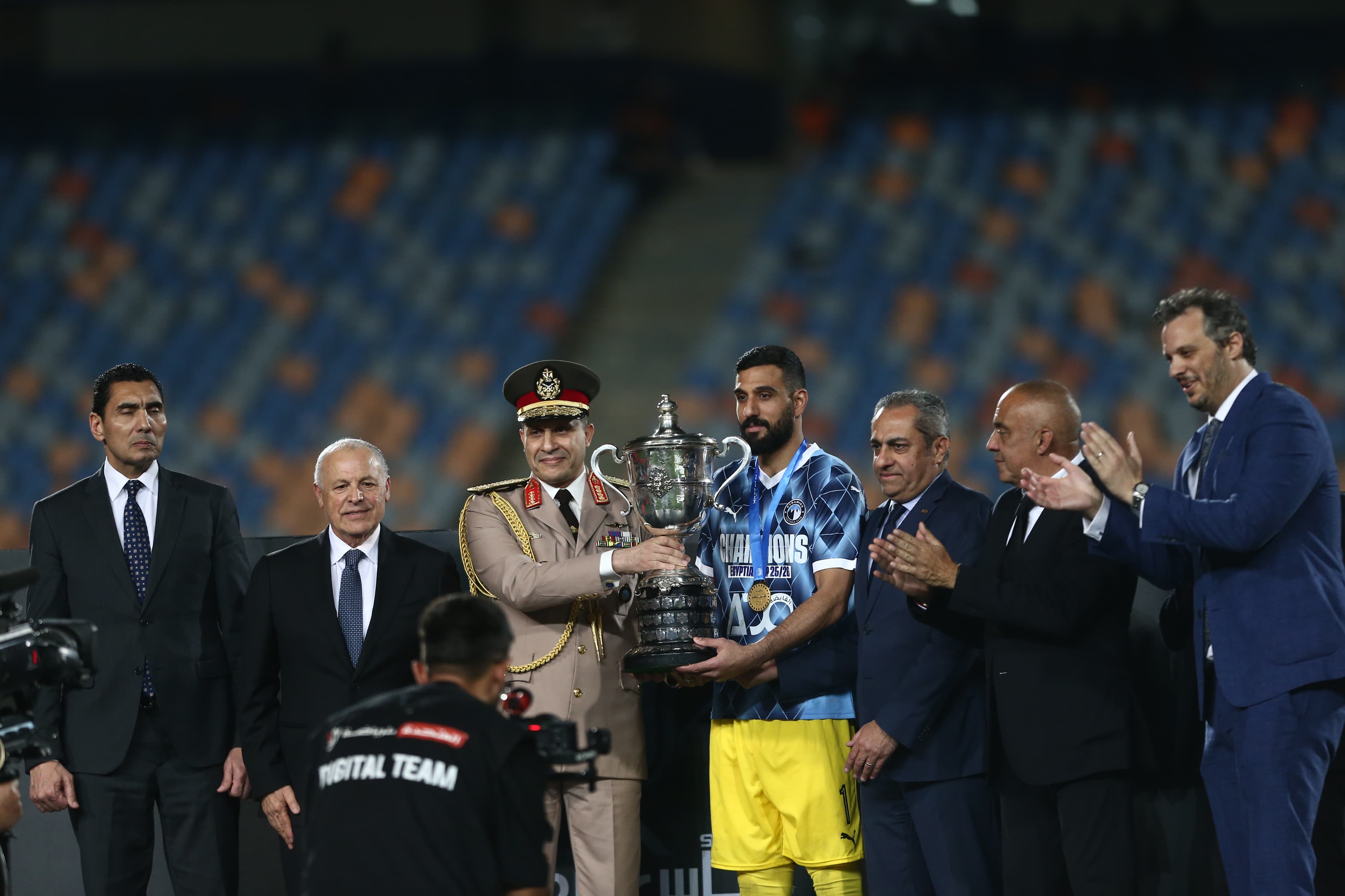 بالصور: مراسم تتويج بيراميدز بكأس مصر