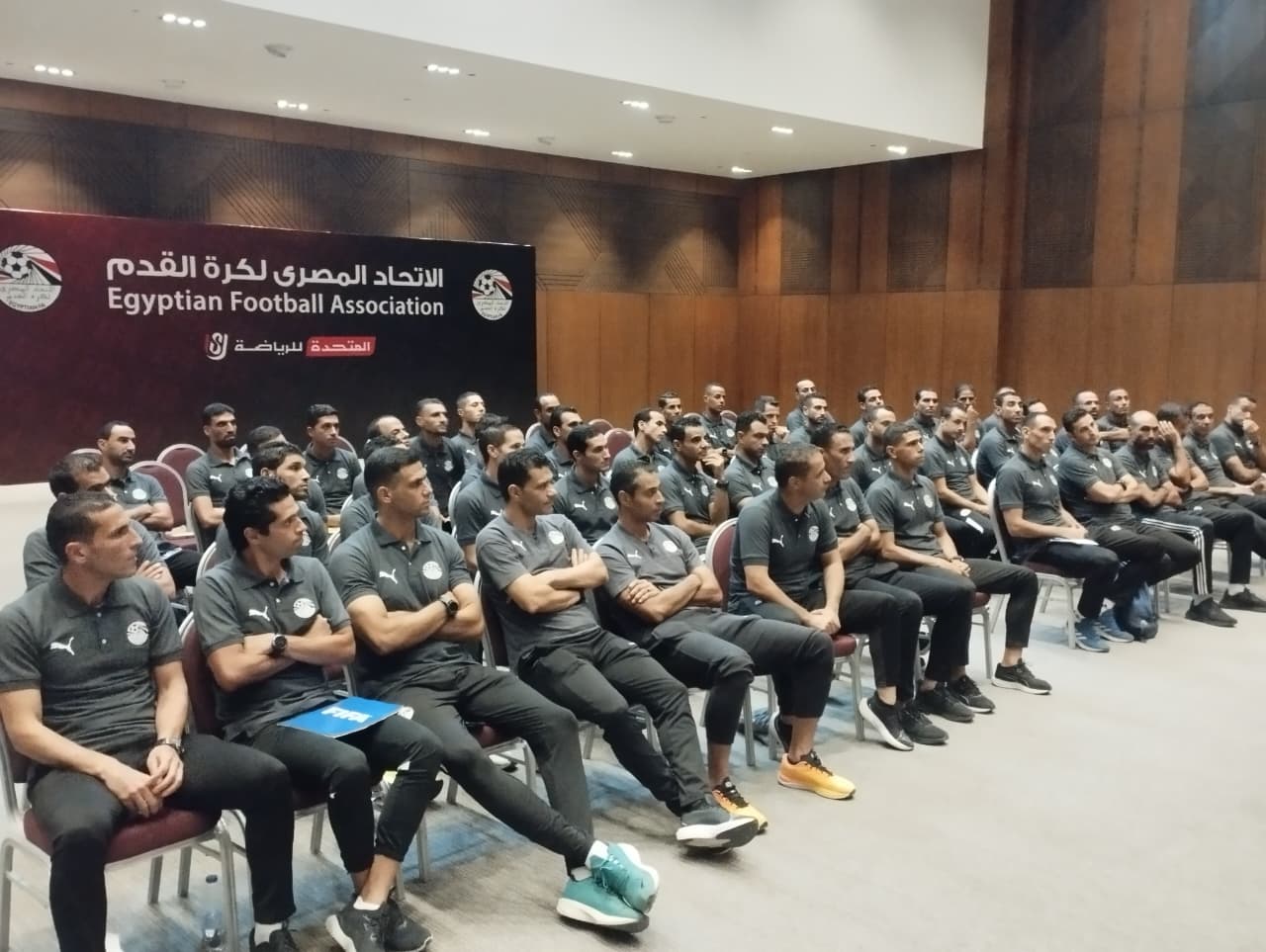 اجتماع أوسكار رويز بالحكام قبل استئناف بطولة الدوري الممتاز