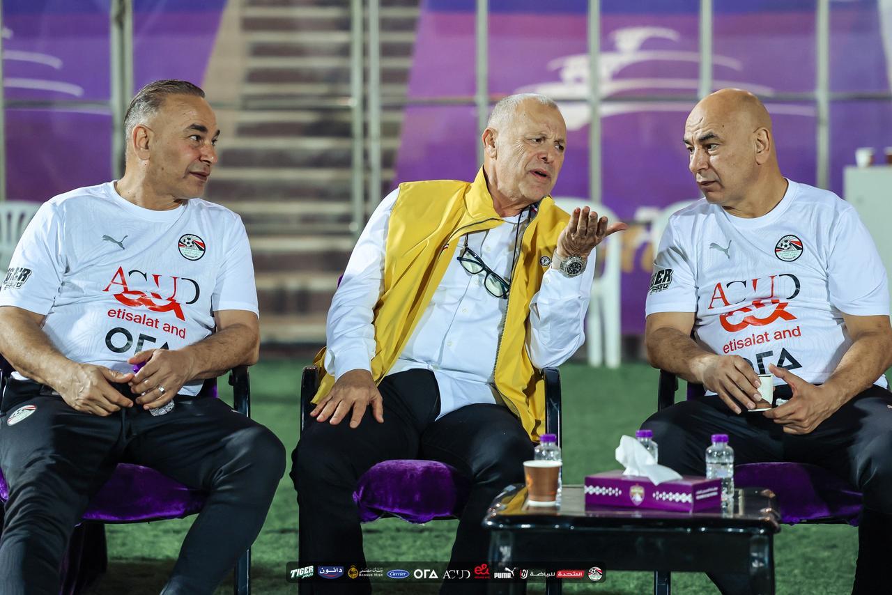 في حضور أبو ريدة.. المنتخب الوطني يتدرب على ملعب هزاع بن زايد استعدادًا لأوزبكستان