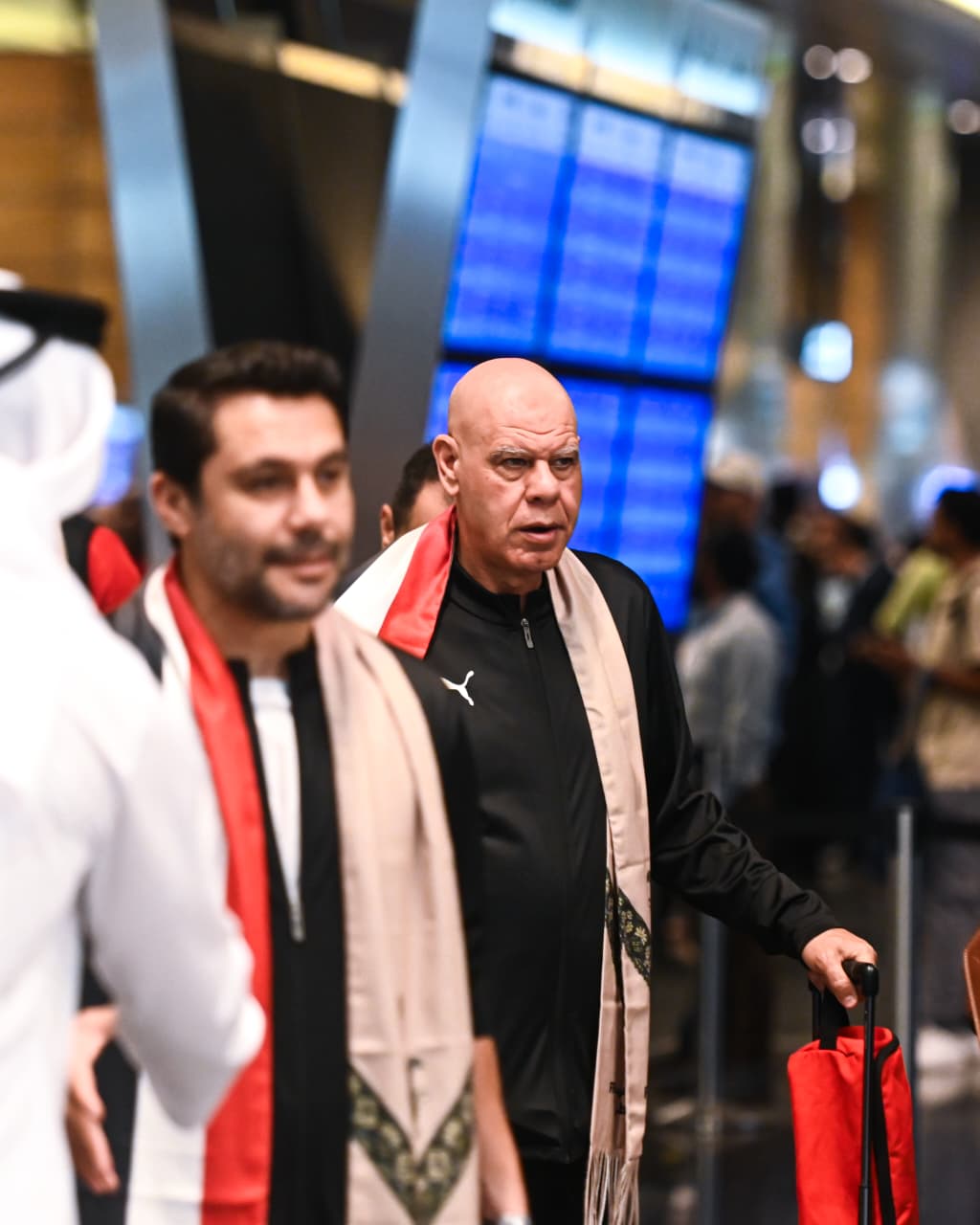 جماهير مصر في استقبال بعثة منتخب مصر المشارك في كأس العرب عند وصولها للدوحة